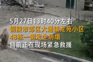 活力十足！大卫-詹姆斯27中12砍全场最高31分16板 正负值+13